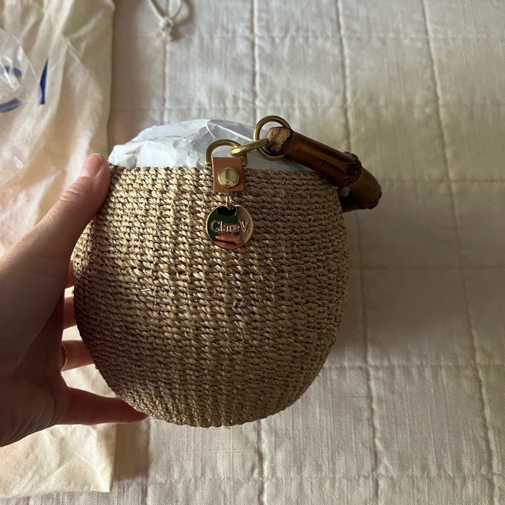 Petit Pot de Miel with bamboo handle and crossbody strap